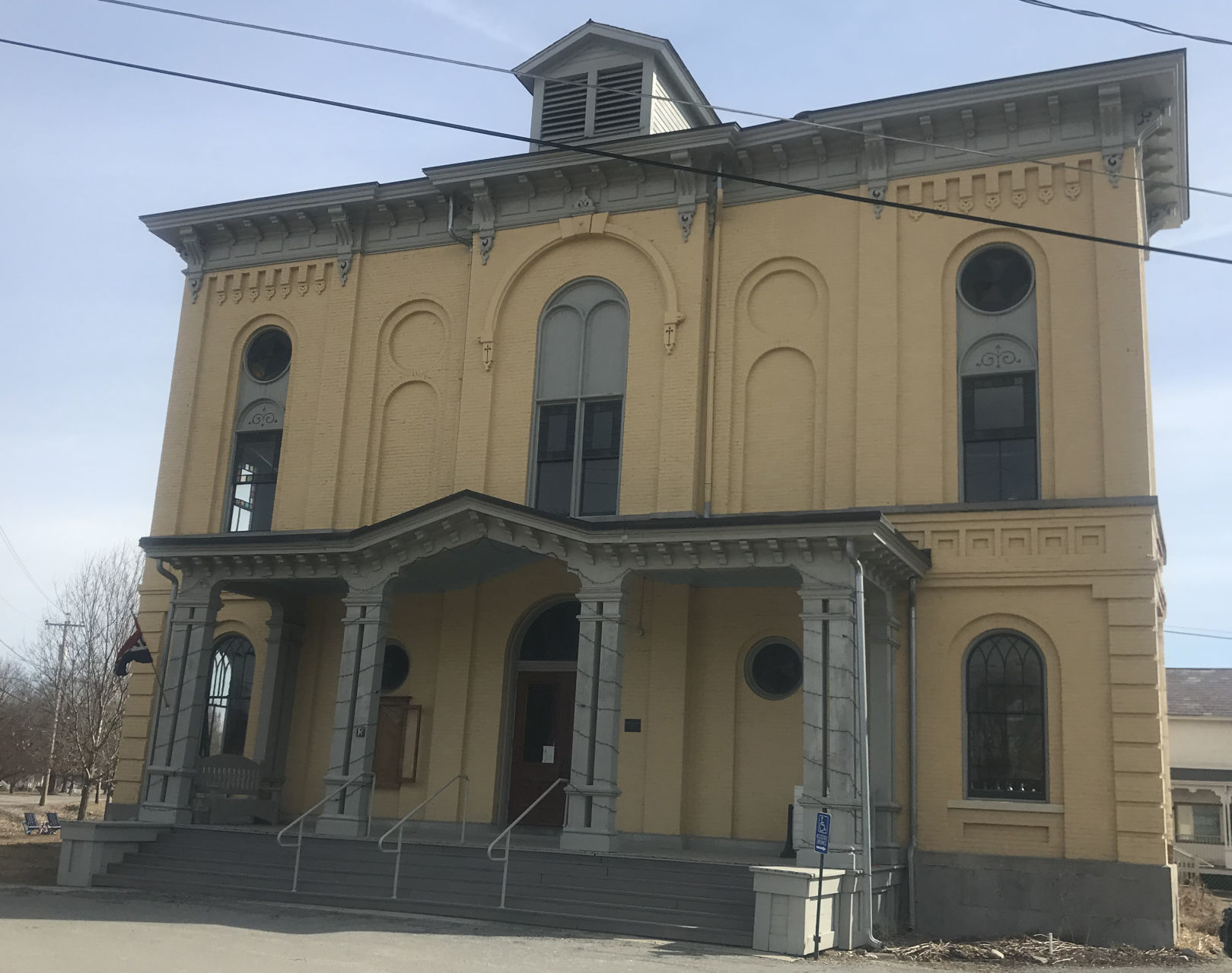 Bravos: Salem community saved courthouse